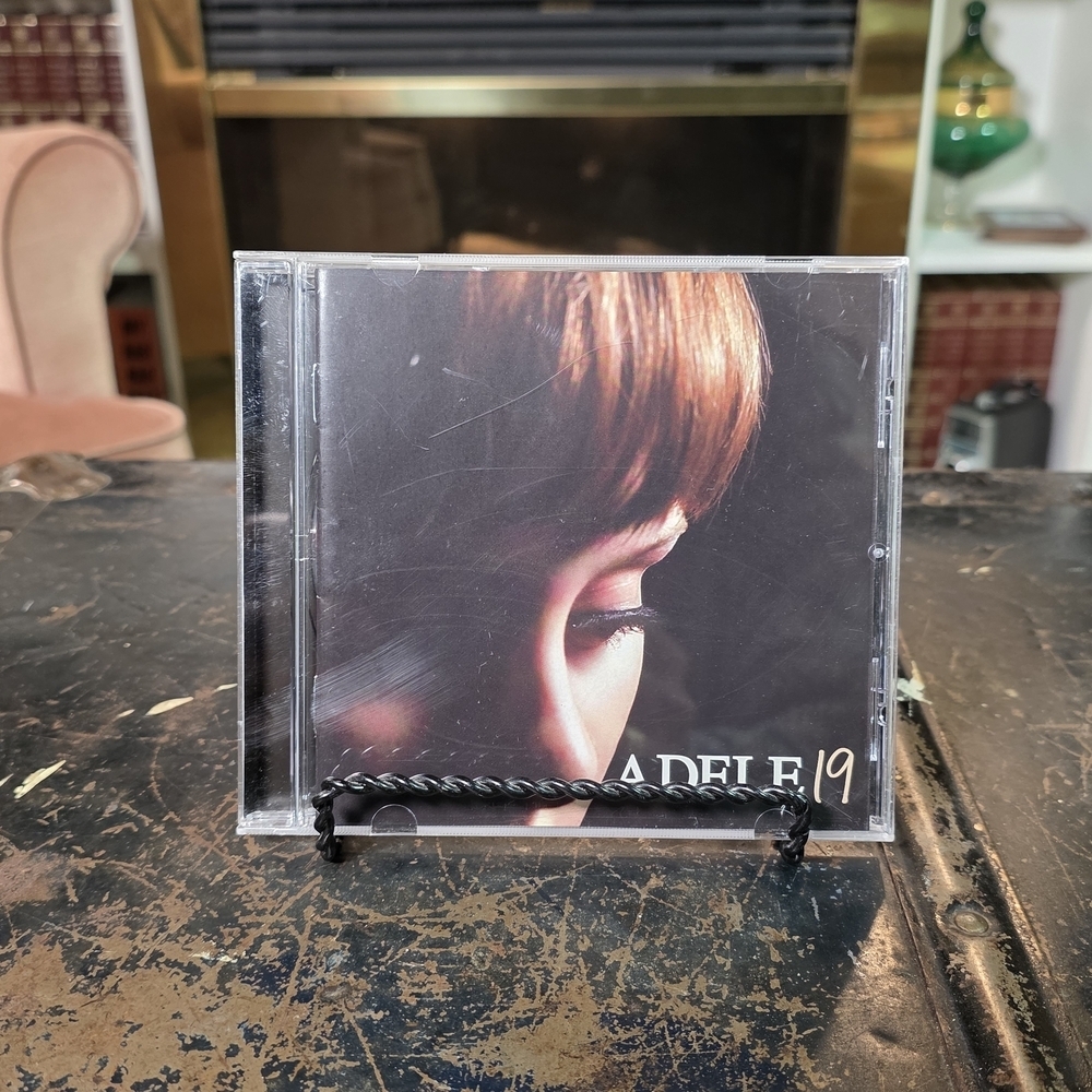 Adele 19 CD Album 2008 Columbia XL Recordings Pop Soul Chasing Pavements
